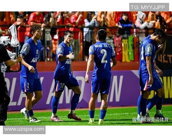 申花与天津激战正酣比赛结果揭晓引发球迷热议